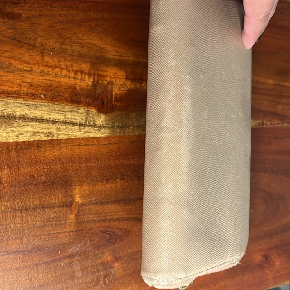 Project/rehab/fixer Prada beige Saffiano leather wallet with zipper. - Picture 7 of 16